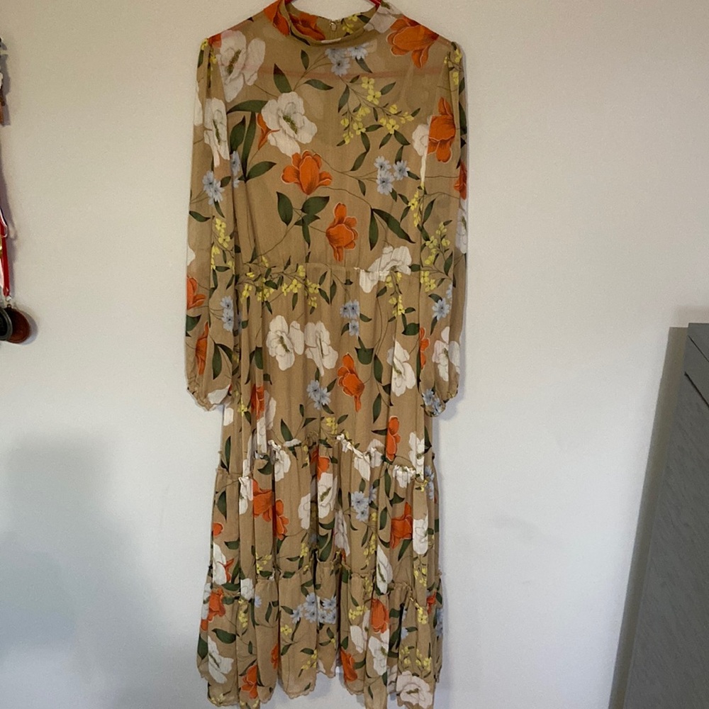 Lost + Wander Size M Floral Beige Orange, yellow, Long Maxi dress So Pretty!